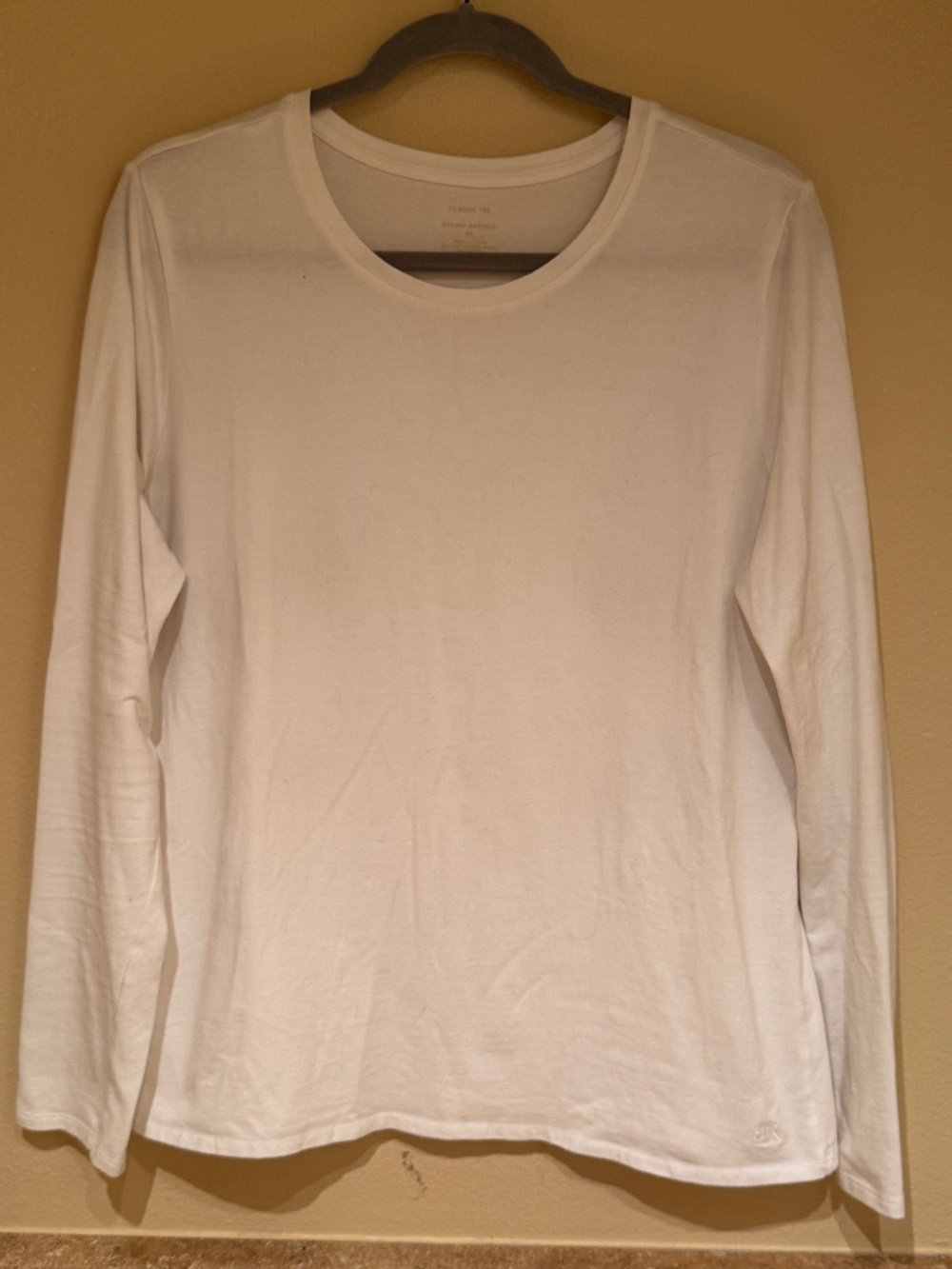 Banana Republic - Women's Classic Long-Sleeve Crewneck Tee - Size XL